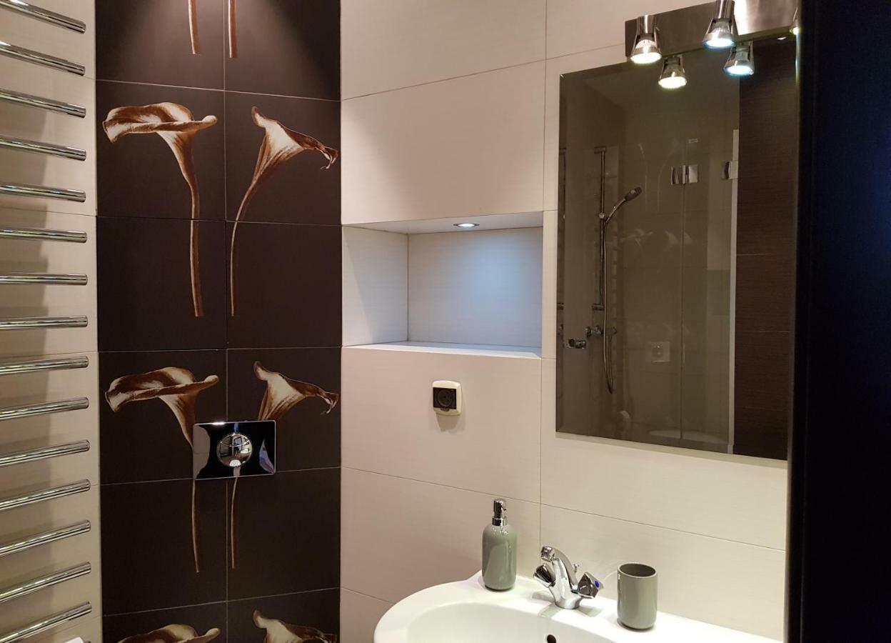 Apartament "Cleopatra 5" Przy Rynku Z Parkingiem, Faktury Vat Apartman Kielce Kültér fotó