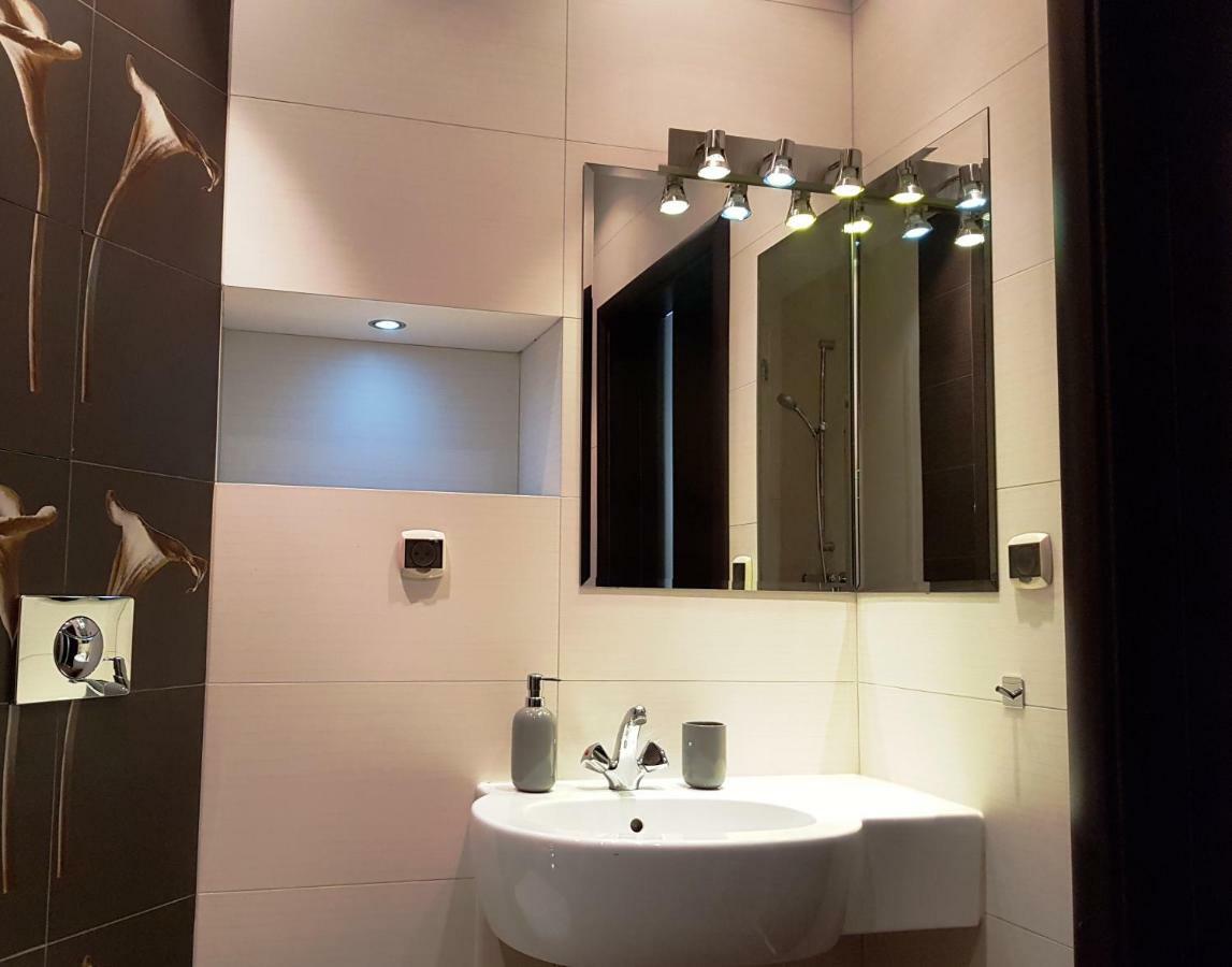 Apartament "Cleopatra 5" Przy Rynku Z Parkingiem, Faktury Vat Apartman Kielce Kültér fotó