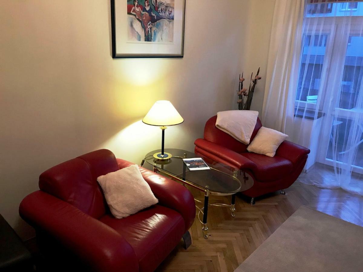 Apartament "Cleopatra 5" Przy Rynku Z Parkingiem, Faktury Vat Apartman Kielce Kültér fotó