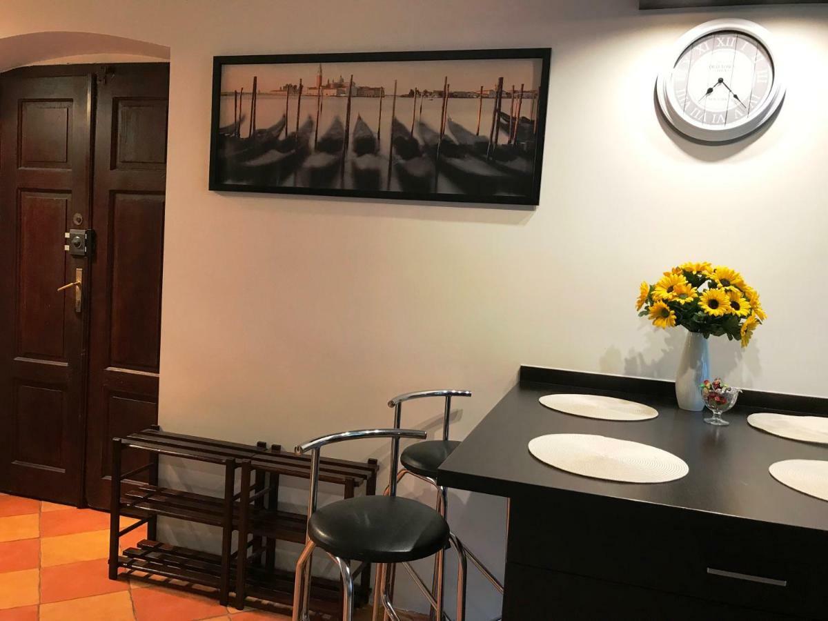 Apartament "Cleopatra 5" Przy Rynku Z Parkingiem, Faktury Vat Apartman Kielce Kültér fotó